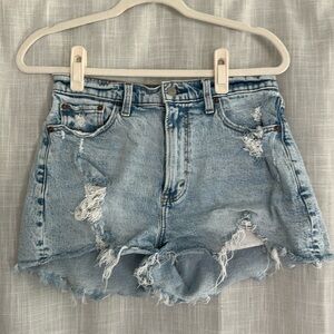Abercrombie Curve Love High Rise Mom Short - Medium Destroy - size 29